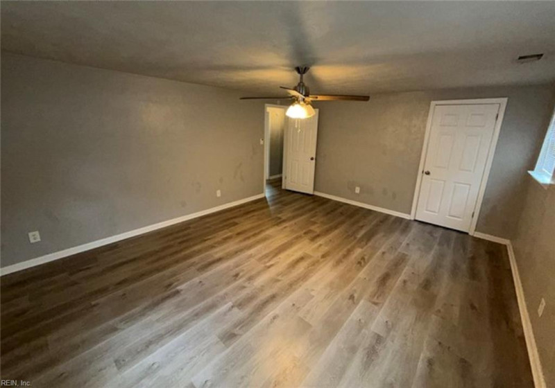Photo 16 of 31 residential for sale in Virginia Beach virginia
