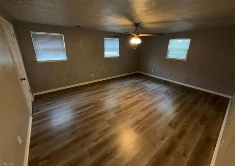 Photo 18 of 31 residential for sale in Virginia Beach virginia
