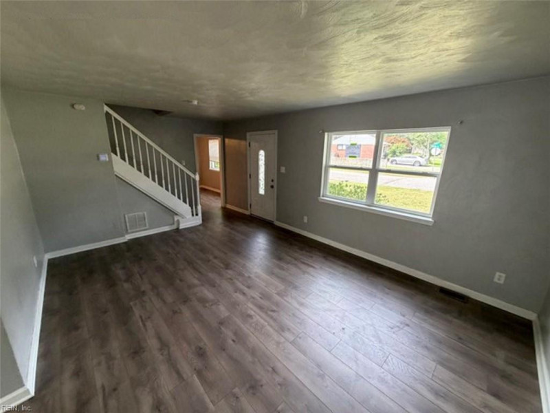Photo 3 of 31 residential for sale in Virginia Beach virginia