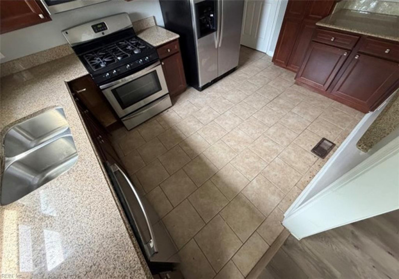 Photo 8 of 31 residential for sale in Virginia Beach virginia