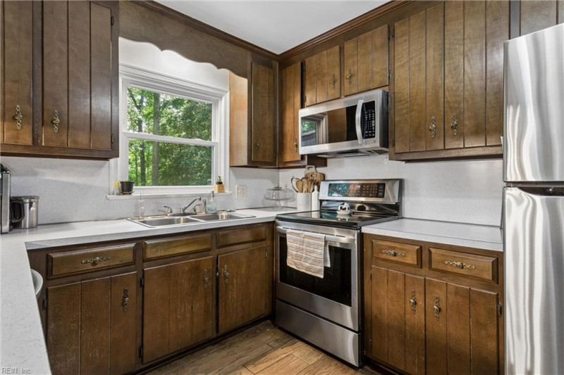 Photo 15 of 49 residential for sale in Gloucester County virginia