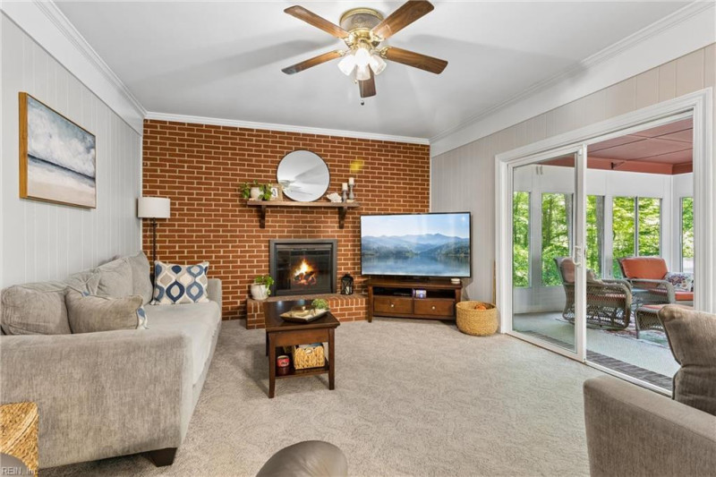 Photo 16 of 49 residential for sale in Gloucester County virginia