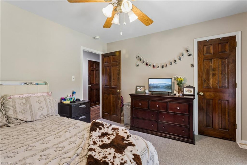 Photo 24 of 49 residential for sale in Gloucester County virginia