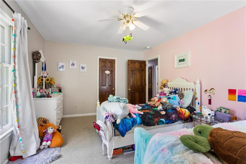 Photo 27 of 49 residential for sale in Gloucester County virginia