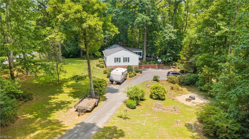 Photo 3 of 49 residential for sale in Gloucester County virginia