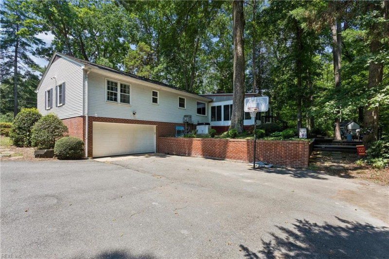 Photo 39 of 49 residential for sale in Gloucester County virginia