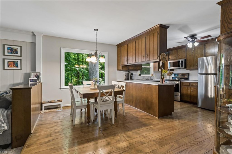 Photo 8 of 49 residential for sale in Gloucester County virginia