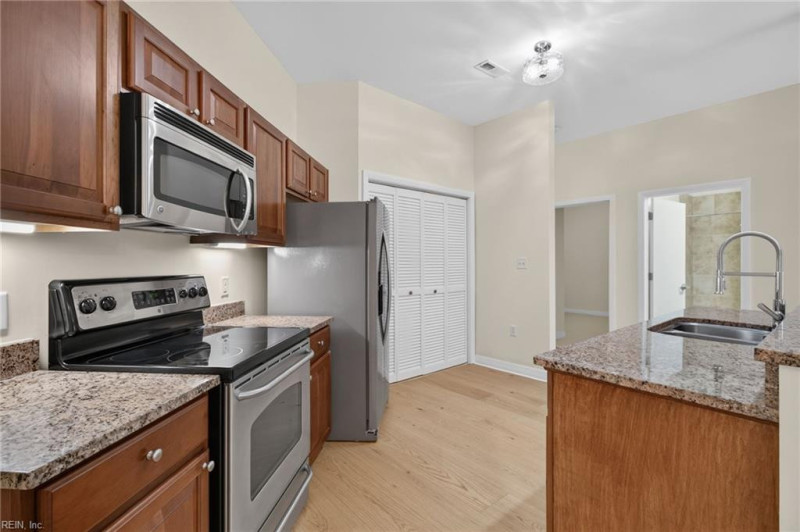 Photo 16 of 41 residential for sale in Norfolk virginia