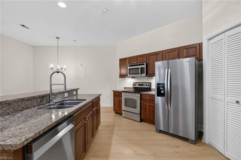 Photo 17 of 41 residential for sale in Norfolk virginia