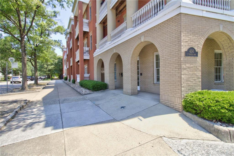 Photo 3 of 41 residential for sale in Norfolk virginia