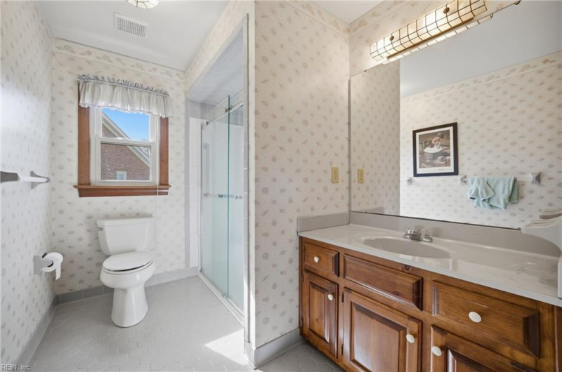 Photo 12 of 42 residential for sale in Virginia Beach virginia