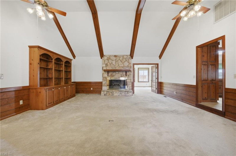 Photo 4 of 42 residential for sale in Virginia Beach virginia