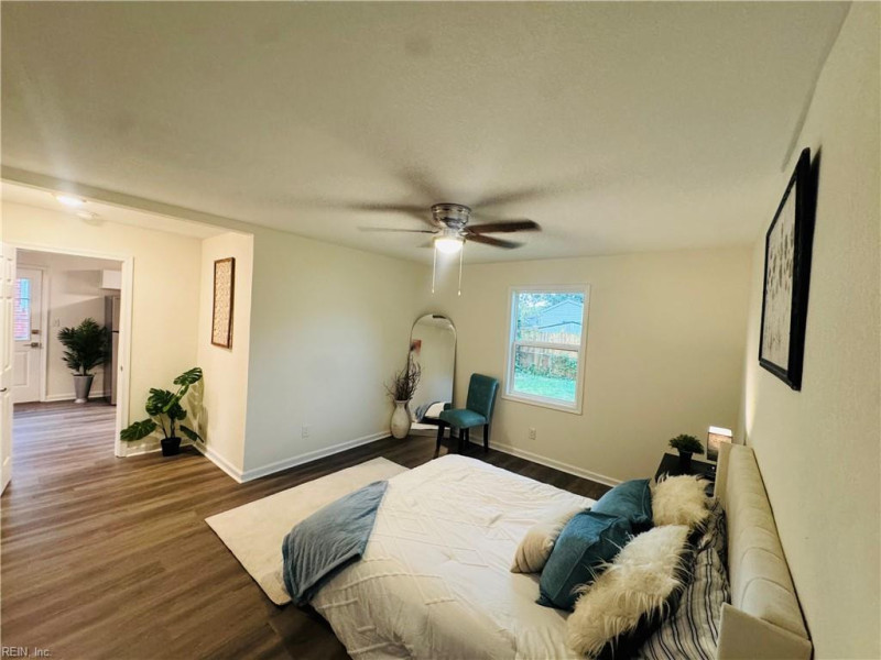 Photo 11 of 16 residential for sale in Portsmouth virginia
