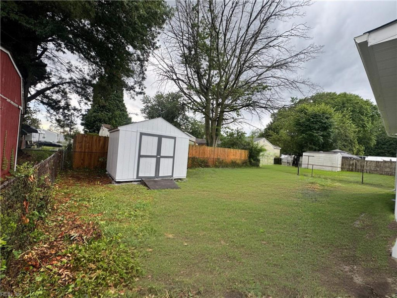 Photo 15 of 16 residential for sale in Portsmouth virginia