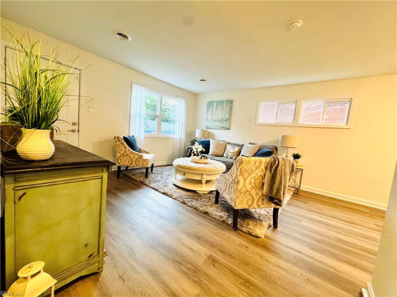 Photo 4 of 16 residential for sale in Portsmouth virginia