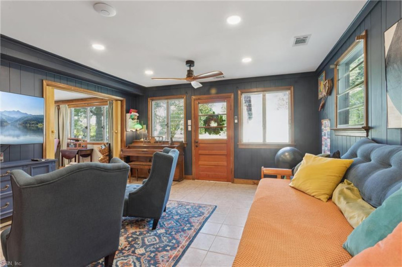 Photo 19 of 41 residential for sale in Middlesex County virginia