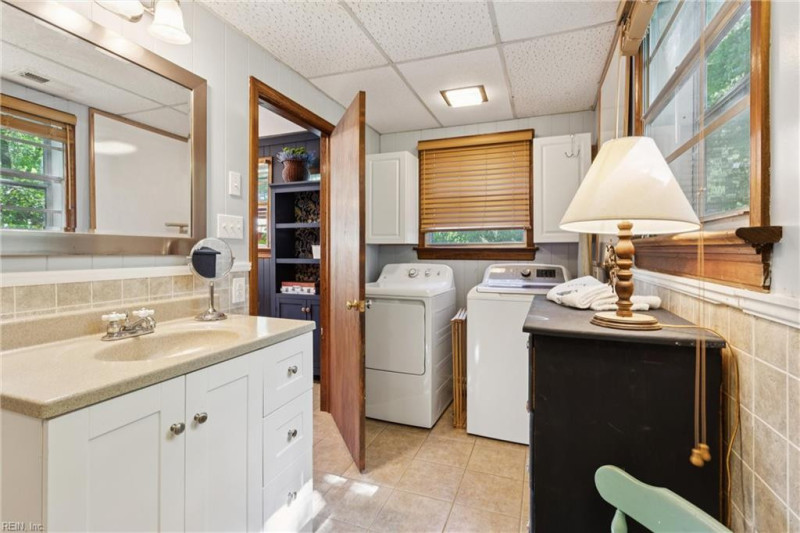 Photo 21 of 41 residential for sale in Middlesex County virginia