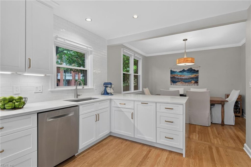 Photo 10 of 46 residential for sale in Norfolk virginia
