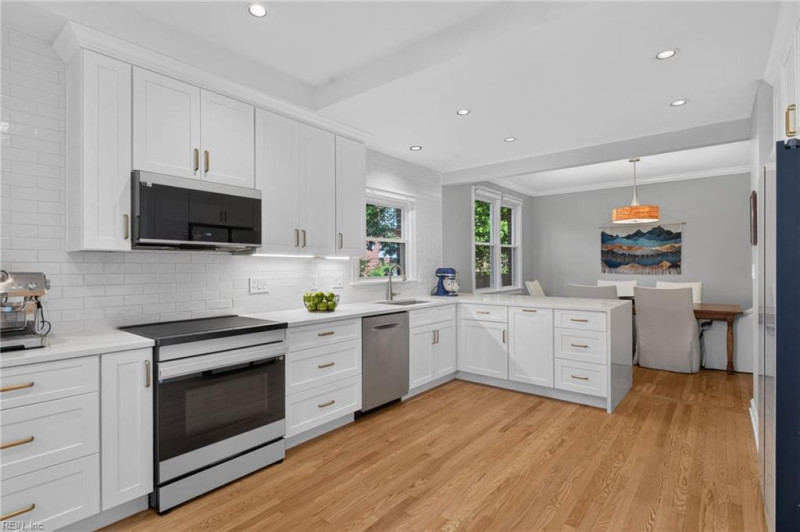 Photo 9 of 46 residential for sale in Norfolk virginia