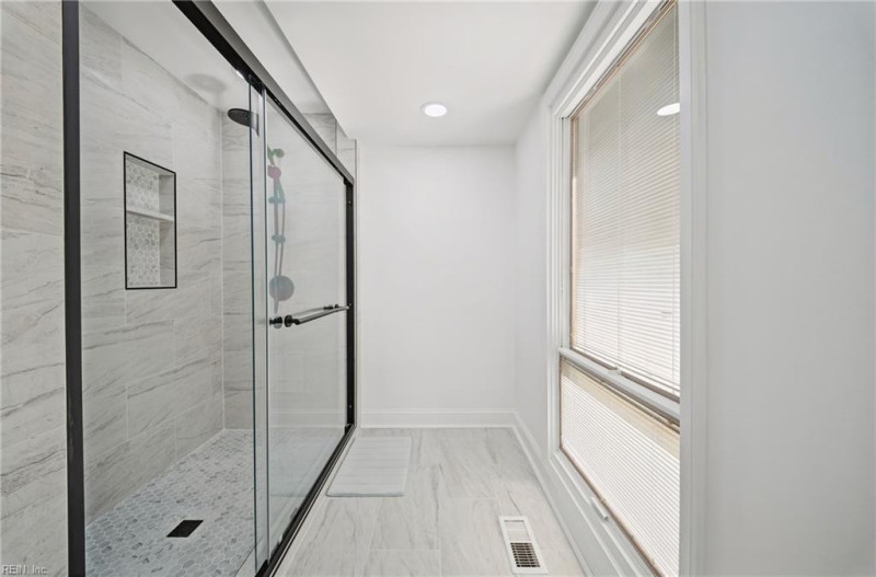 Photo 16 of 47 residential for sale in Virginia Beach virginia