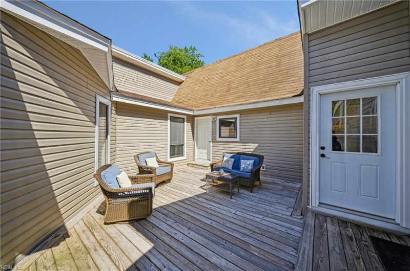 Photo 4 of 47 residential for sale in Virginia Beach virginia