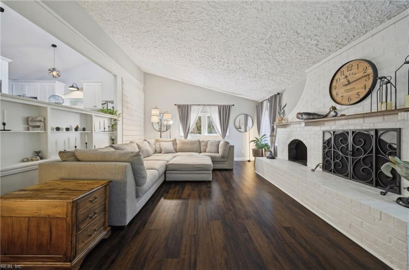 Photo 9 of 47 residential for sale in Virginia Beach virginia