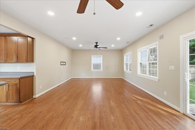 Photo 11 of 36 residential for sale in Virginia Beach virginia