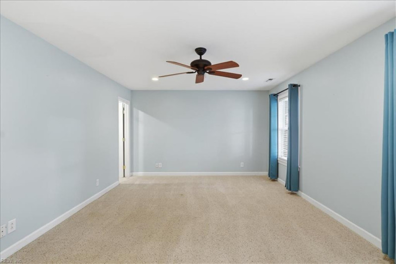 Photo 12 of 36 residential for sale in Virginia Beach virginia