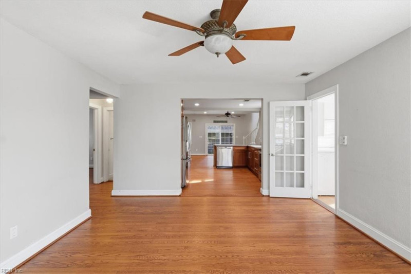 Photo 3 of 36 residential for sale in Virginia Beach virginia