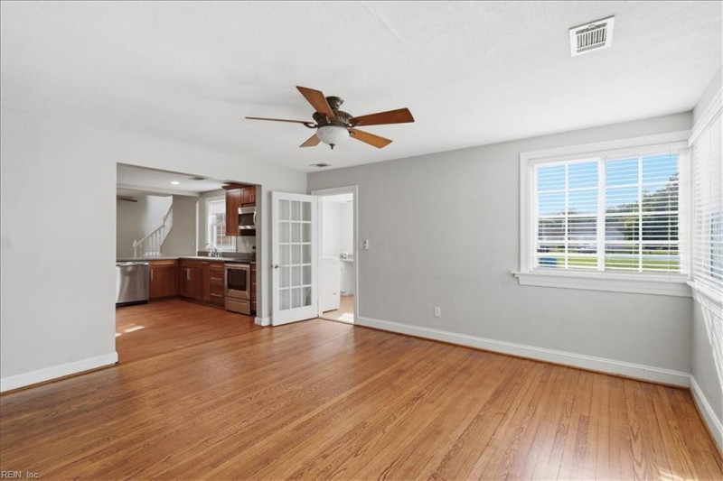 Photo 4 of 36 residential for sale in Virginia Beach virginia