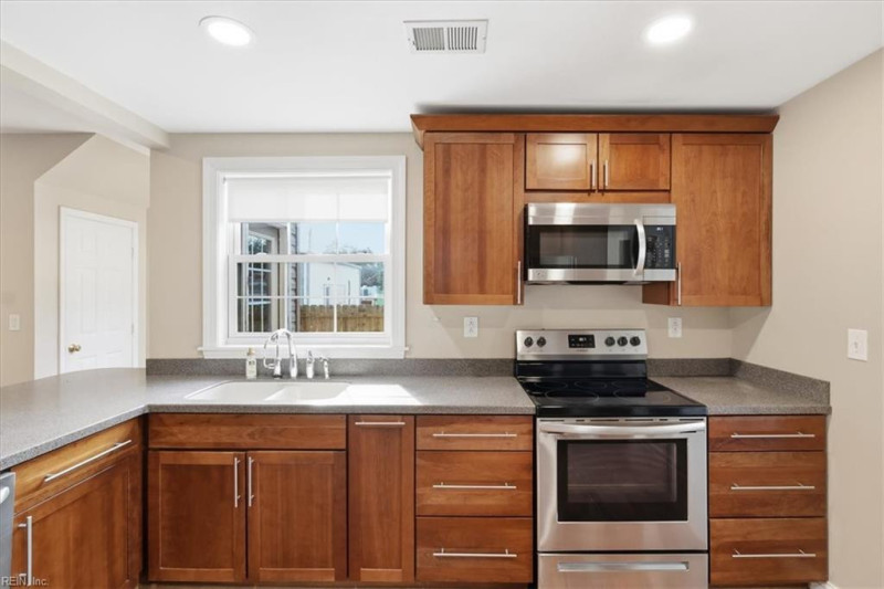 Photo 7 of 36 residential for sale in Virginia Beach virginia