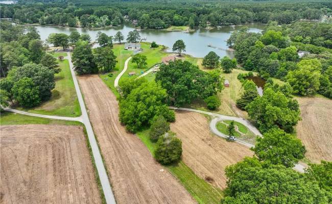 1458 New Point Comfort Highway, Mathews County, VA 23109