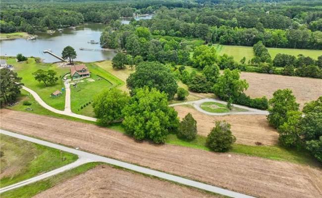 1458 New Point Comfort Highway, Mathews County, VA 23109