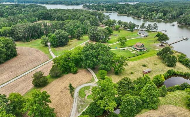 1458 New Point Comfort Highway, Mathews County, VA 23109