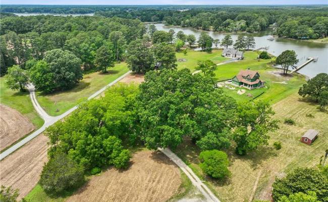 1458 New Point Comfort Highway, Mathews County, VA 23109
