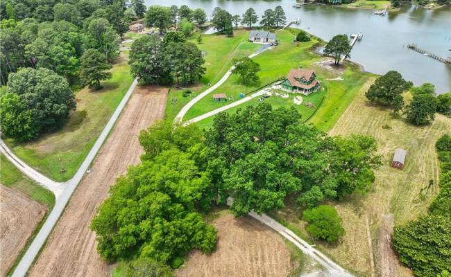 1458 New Point Comfort Highway, Mathews County, VA 23109