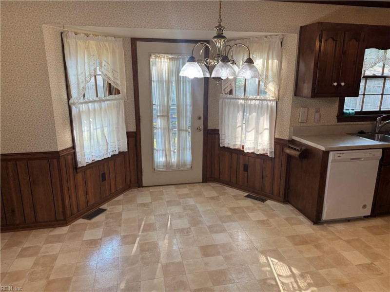 Photo 10 of 29 residential for sale in Chesapeake virginia Photo 10 of 29 residential for sale in Chesapeake virginia