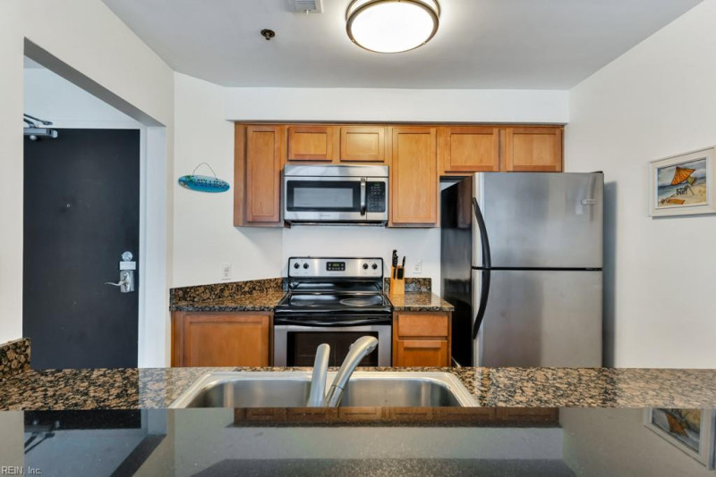 Photo 12 of 36 residential for sale in Virginia Beach virginia