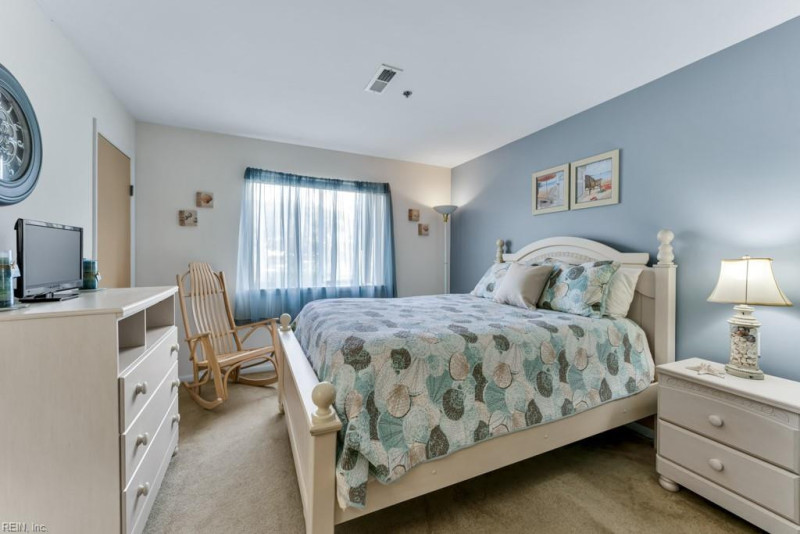 Photo 18 of 36 residential for sale in Virginia Beach virginia