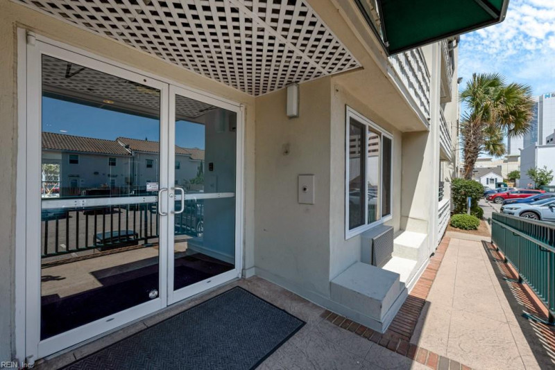Photo 3 of 36 residential for sale in Virginia Beach virginia