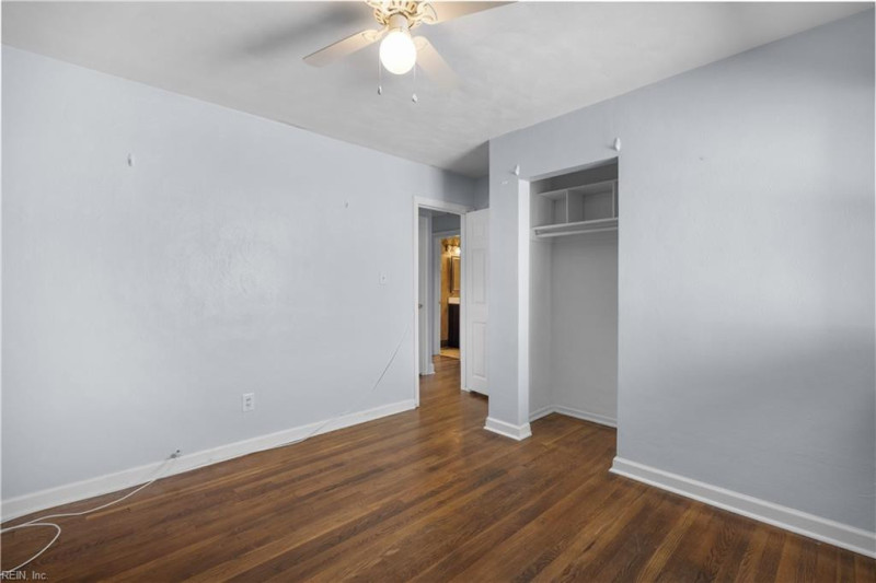 Photo 12 of 46 residential for sale in Chesapeake virginia