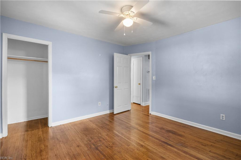 Photo 14 of 46 residential for sale in Chesapeake virginia