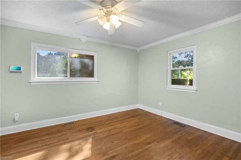 Photo 21 of 46 residential for sale in Chesapeake virginia