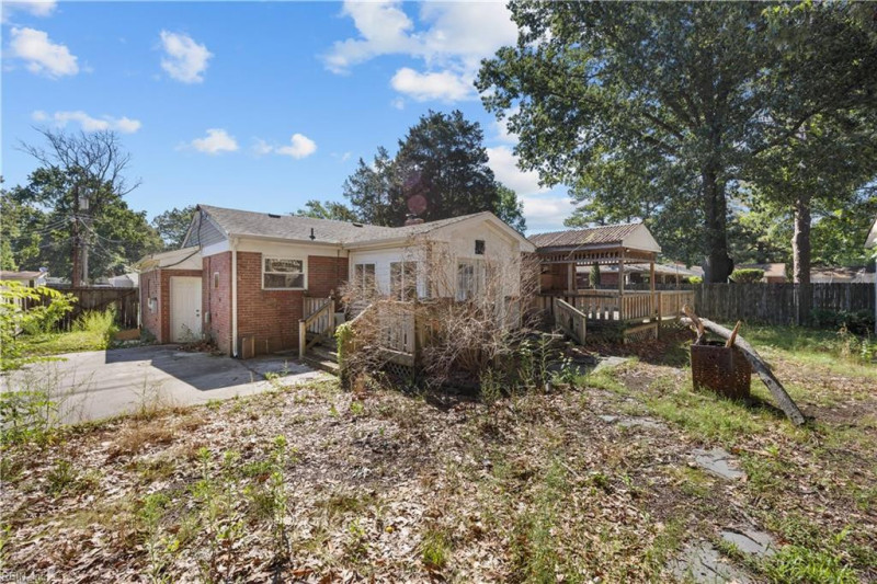Photo 32 of 46 residential for sale in Chesapeake virginia