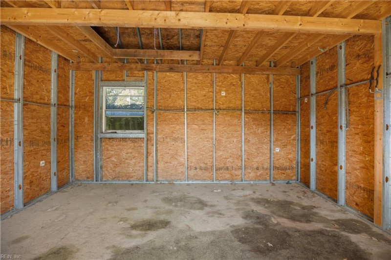 Photo 34 of 46 residential for sale in Chesapeake virginia