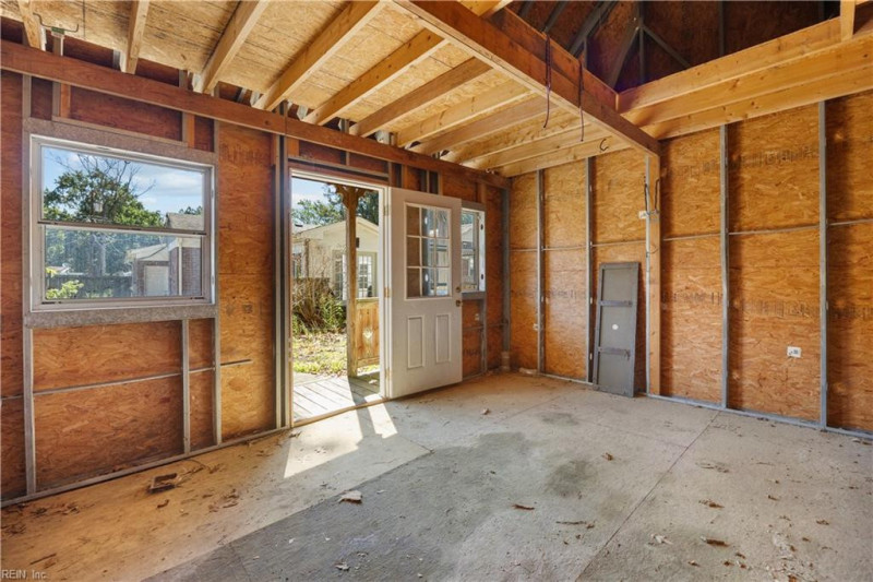 Photo 35 of 46 residential for sale in Chesapeake virginia