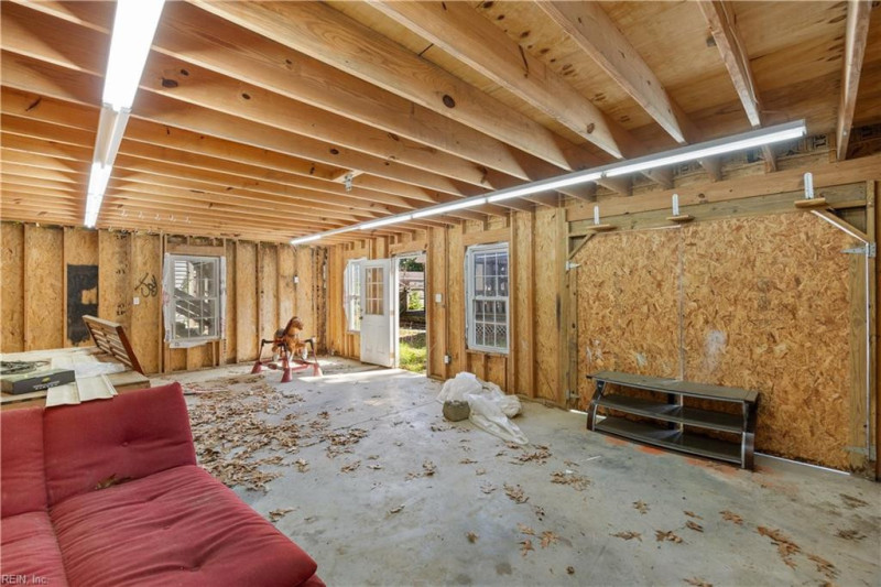 Photo 37 of 46 residential for sale in Chesapeake virginia