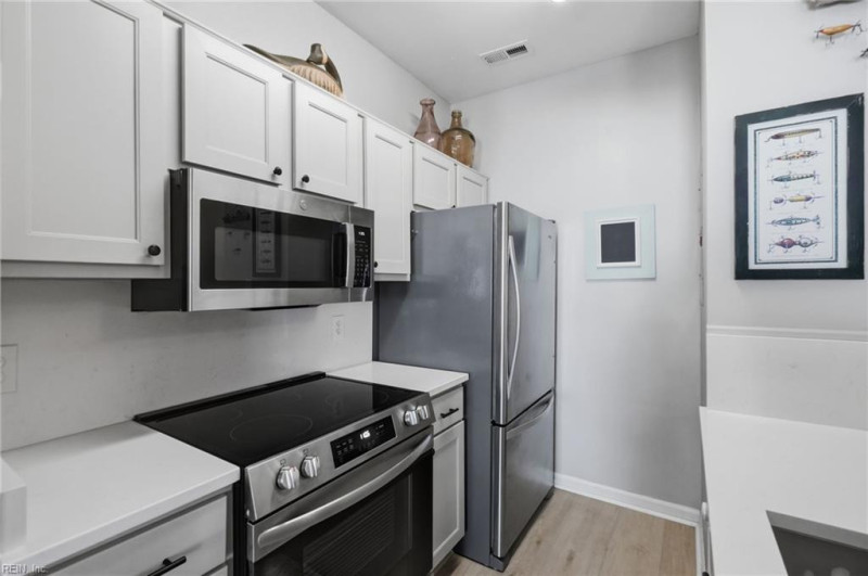 Photo 11 of 50 residential for sale in Norfolk virginia