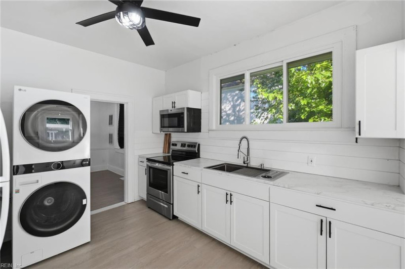 Photo 10 of 44 residential for sale in Hampton virginia