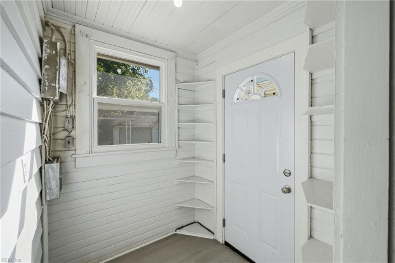 Photo 19 of 44 residential for sale in Hampton virginia
